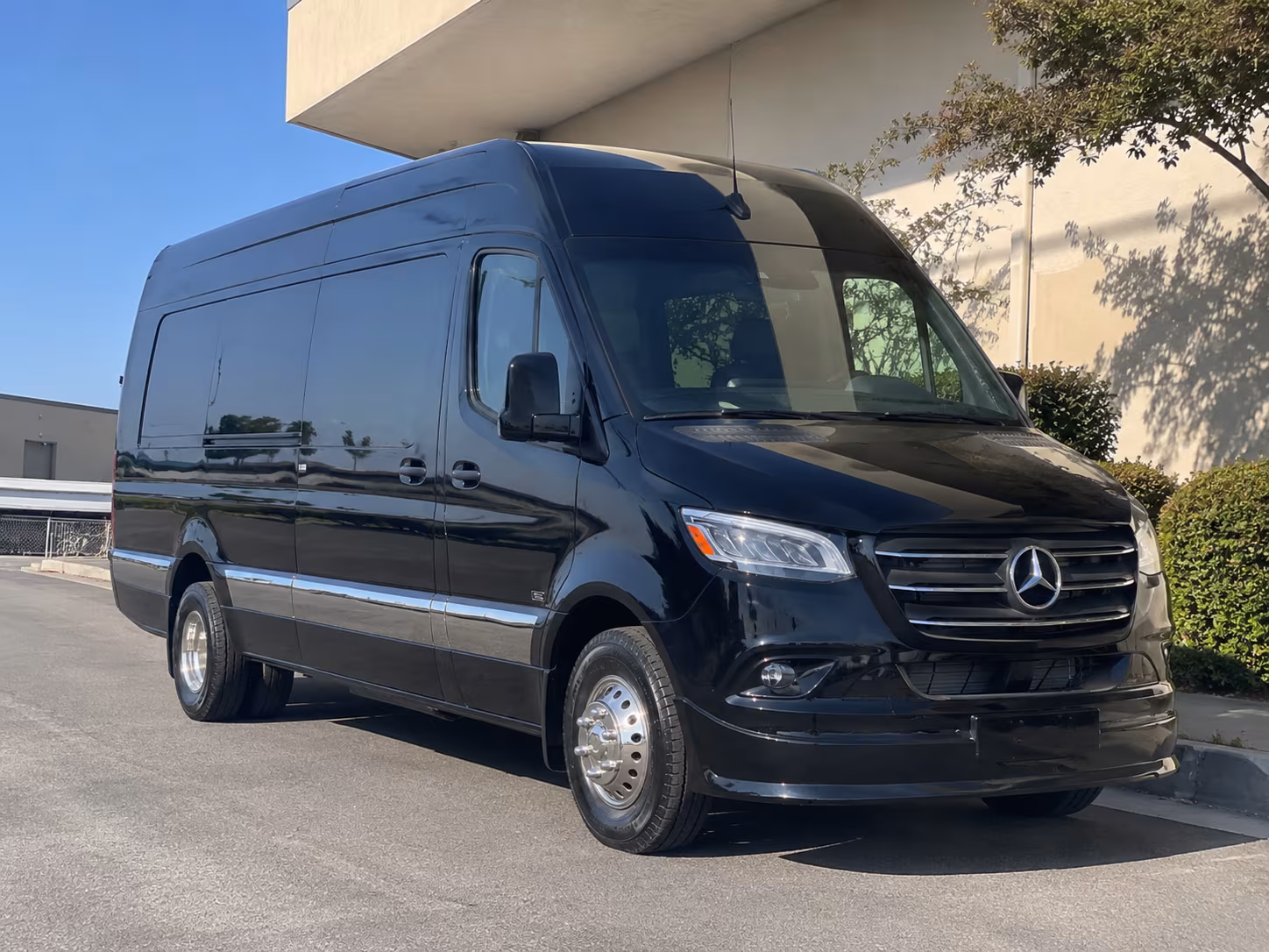 bus rental options for richmond trips